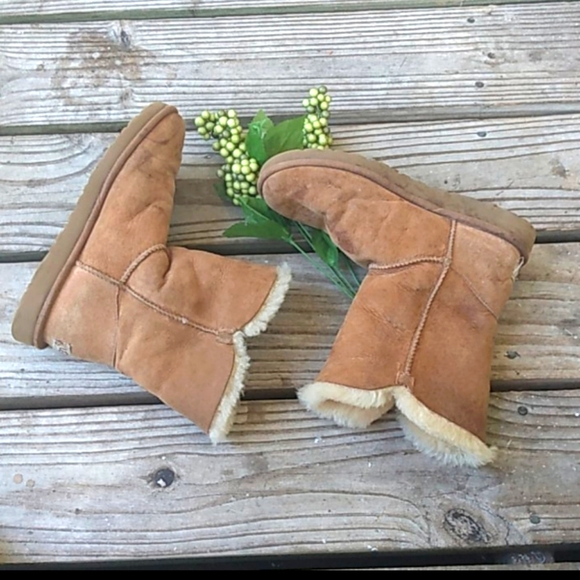 UGG one button Bailey boots - Picture 2 of 8